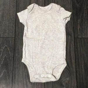 7/$20 Like New! Carter’s Diaper Shirt